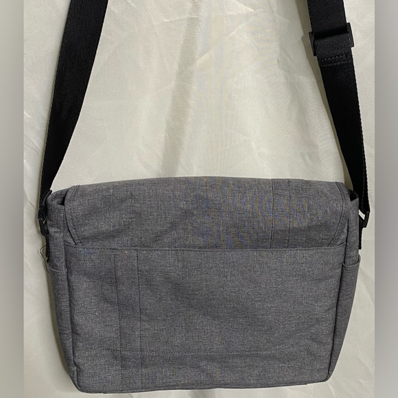 Case crown messenger laptop bag - Picture 3 of 6